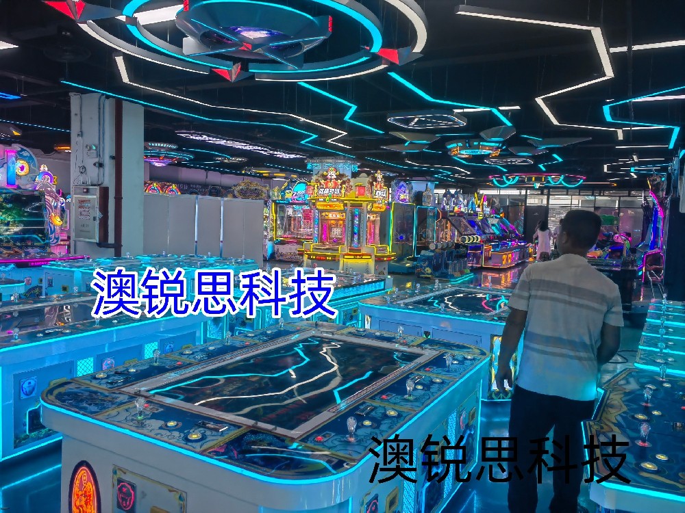 澳锐思科技发往华中电玩城的混合整车启运,含文审/彩票/礼品三类共180台
